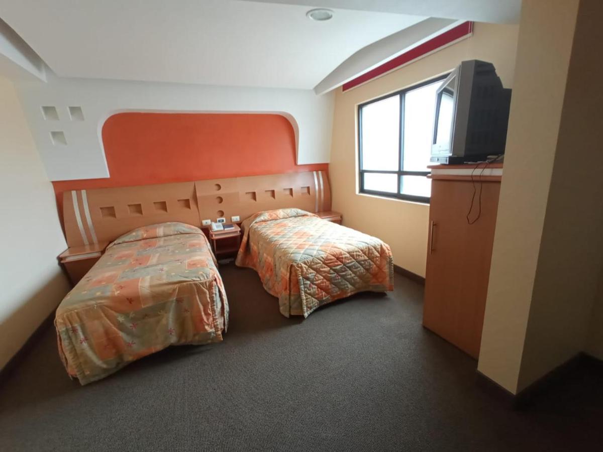 Hotel Terminal De Пуэбла Экстерьер фото